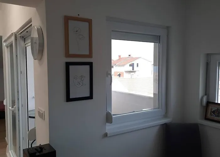 - 2 Bedroom With Sea View 扎达尔