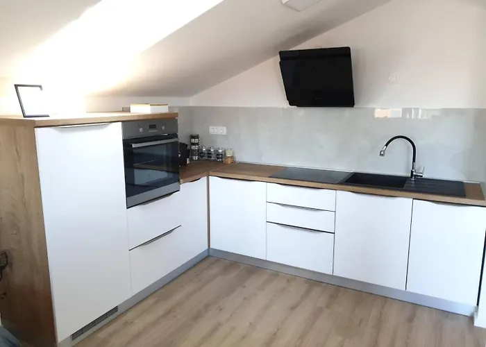 - 2 Bedroom With Sea View 扎达尔