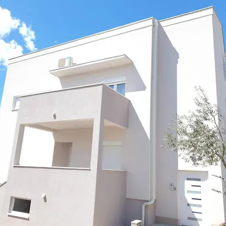 - 2 Bedroom With Sea View 자다르