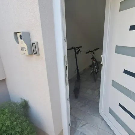 - 2 Bedroom With Sea View * 자다르